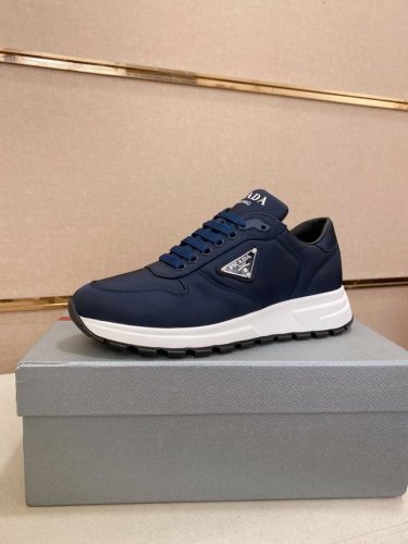 工厂p价 高版本 高品质新款prada 普拉达 专柜同步上市 新款男鞋 面料精选进口头层牛皮 纯手工工艺制作而成 内里:全牛皮内里 高端气垫开模防滑橡胶大底 精