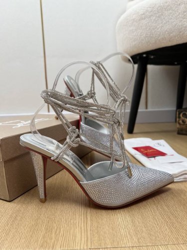 Christian Louboutin 2025 cl家2025春夏新品 专柜最新爆款Cl红底鞋高跟尖头后空凉鞋系列 原版购入开发 做货 除了好看一无是处的高跟
