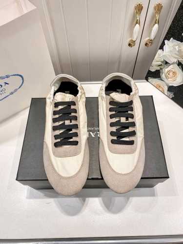 橙子出厂价p prada 普拉达2025新款 圆头系带平底休闲鞋 德训鞋 运动鞋 码数 35-40