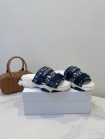 dior 迪奥 经典拖鞋 意大利经典工艺全面上线网红媲美拖鞋，车线均匀，细致！ 原版布艺材质，原版原模Tpu鞋底 码数：35-40