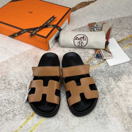出厂价Pp：女款330 男款10 品牌：Hermes 编号：H8018-210199 颜色：三个色 码数:35一40 38-45 鞋面材质：进口小牛皮 大底材质