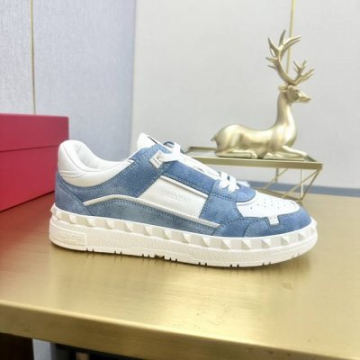 出厂价Pp Valentino华伦最新配色爆款，购入原版1:1复刻 官网同步 最新时尚潮鞋。 套楦工艺 。与原版工艺完全一致，用原版材料作为样版开发，呈现高端大