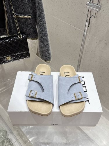 出厂 Loewe 罗意威 25Ss夏季新款拖鞋 火爆新款 配合整体原版楦型，时尚而个性好穿 颜色超赞 面料:高丝光牛反绒 内里：吸汗透气牛绒 垫脚：吸汗透气牛绒