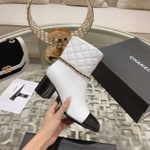 2024小香chanel 高品质专柜级- chanelaa 小香新款链条瘦腿短靴 顶级代购级别稀品上新 t 鞋面：意大利进口小牛皮原版定制小香Logo香奈儿独有