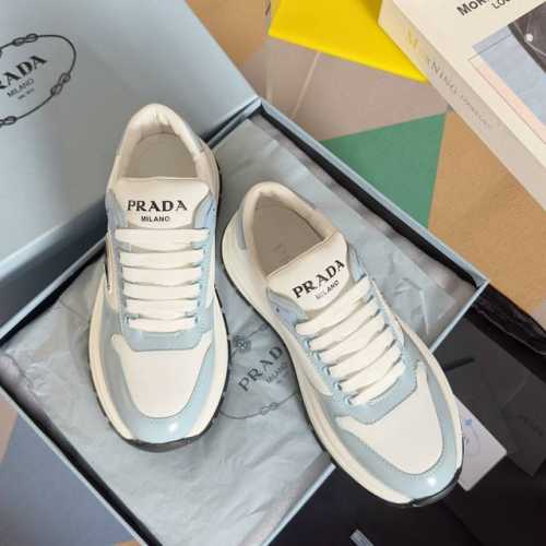 顶级版本：女款 男款 Prada普拉达 P家 Re-Nylon系列 情侣款 厚底 三角标 休闲 运动鞋 原版购入开发 做货 这款运动鞋融合优雅而创新的设计，搭配
