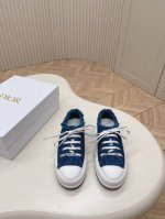 冲量价: P340Dior迪奥Walk'n系列 老花 刺绣 厚底帆布鞋 休闲运动鞋 原版购入开发 做货 这款 Walk'n'dior 厚底运动鞋是一款时尚单品，