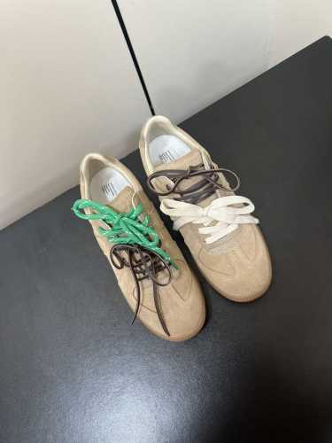 P340男款加50Mm6马吉拉德训休闲板鞋，鬼才设计师品牌，一个轻奢品牌 这一款德国训练鞋延续了经典的T形真皮拼接设计，经过设计团队多次的精心改良，只为让您体验