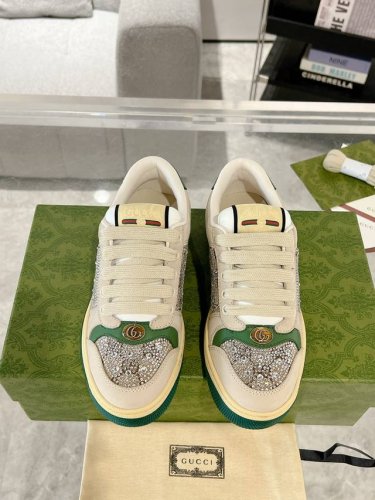 水钻版 Gucci Screener系列男女运动鞋情侣款脏脏鞋 小脏鞋Screener系列名称的灵感来源于体育运动中的防守动作 运动鞋的设计从20世纪70年代的