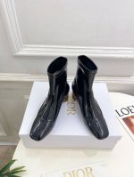 Dior 迪奥 24 2024秋冬新品 顶级版本 专柜主打新款 Dior 金属藤格纹圆柱跟弹力漆皮短靴 硬货上新 代购级别！高级感十足！国内外博主刷爆的一款，复