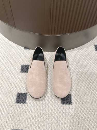 牛反绒 码数35-40 厂价： The Row 乐福鞋纯色简约的舒适平底单鞋，柔软度舒适度亲肤度真的绝了，绝对是今年穿过最轻最软的鞋子极简风格，可以永远相信th