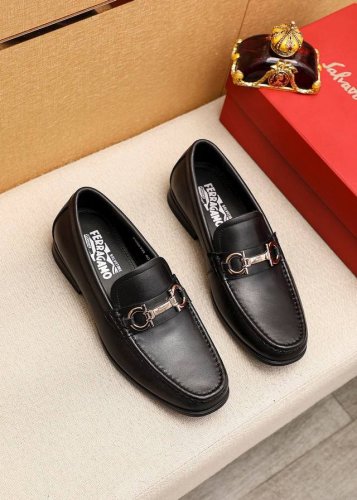 商品商标：Ferragamo 菲拉格慕 休闲皮鞋 正码码数: 38-44 45订制 商品材料：精选 进口头层小牛皮鞋面+奢侈五金扣，进口水染牛皮内里。强烈立体视