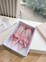 G887Jimmycho*吉米周早春爆品 顶版 尖头花朵高跟鞋 这也太仙了叭 像艺术品一样美到窒息的花朵 很生动形象 很温柔很仙女 仿佛能闻到花的香气时尚的仙女