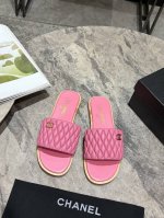 Chanel香奈儿2025Ss春夏新款平底小羊皮凉拖鞋 Zp开发 原版拆卸 对版菱格纹 秒杀市面普通版本，小羊皮超级软糯 舒适度超高！ 鞋面：对版菱格羊皮 鞋底