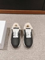 顶级品质 dior ss24 new arrival～ 迪奥2024秋冬新品｜羊羔毛运动鞋 Dior这一季的度假风运动鞋超级的火爆！ 鞋面配色，C和D饰以点缀l