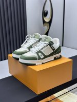 橙子出厂价p louis Vuitton 路易威登 Lv Trainer 情侣款运动鞋板鞋 休闲复古篮球鞋 从复古篮球鞋汲取灵感 打造备受青睐的 Lv Trai