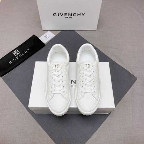 Gvx 新品板鞋牛皮city运动鞋 采用进口牛皮打造，鞋舌金属铭牌镌刻givench* Logo。内里进口羊皮打造 原版独立一体牛皮乳胶鞋垫，原版橡胶大底。码数