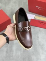 工厂p价p 实价 水染牛里 Salvatore Ferragamo 菲拉格慕 男士最新款休闲商务皮鞋 同步上市 面料采用专用进口原版开边珠小牛皮 内里采用进口水