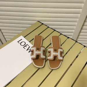出厂 Hermes 爱马仕顶级专柜 官网同步 八色首发 爱马仕 新款H拖 官网同步 明星同款 小红书推荐种草 原版开模 代购版本 进口小羊皮 真皮 垫脚羊皮 私