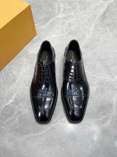 元louis Vuitton Lv 男士经典牛津鞋男士商务正装皮鞋，原版开模，1比1复刻，专为贵族打造 全鞋采用进口意大利牛皮材料，精挑细选，毛孔细腻，富有光泽