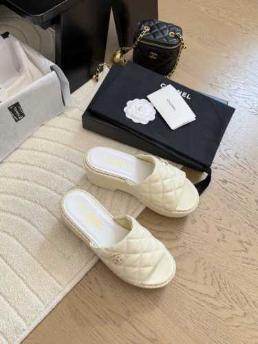 Chanel 25C新款厚底拖鞋 顶级版本 6Cm 增高显腿长！上脚秒变170 进口羊绒毛 手感细腻柔软丝滑 原版开模橡胶底 码数：35-41 定制不退换