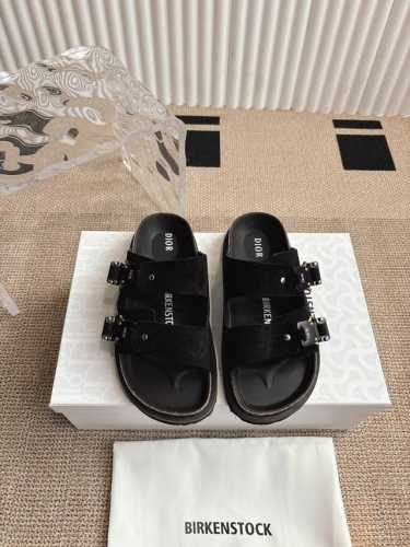 dior X Birkenstock 全球限量联名款这两个品牌刚出联名我就心动了，代购找很久才买到货，真的一鞋难求，真的超级好看，姐妹们给我冲髒码数：35-45