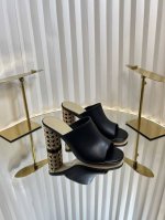 Dior 迪奥2025秋冬新款Icon系列圆柱跟女鞋 Cd明星同款鱼嘴露趾高跟圆头拼色一字拖凉鞋 材质：鞋面进口全粒面小牛皮+水染羊皮内里垫脚+意大利真皮大底