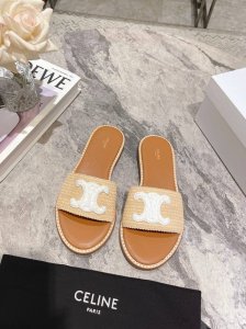 celine思琳春夏最新款复古凯旋门时髦凉鞋夏天搭配袜子 简直绝绝子了复古的点上带上了满分时髦感颜值 绝原版购入开发 依旧最高输出还原原版定制编织材料、内里牛皮