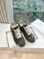 G035顶级版本 代购级别 maisonmargiela Mm6德训休闲鞋鬼才设计师品牌 一个轻奢品牌上脚很百搭哦 也很随脚舒适 这一款德国训练鞋延续了经典的T