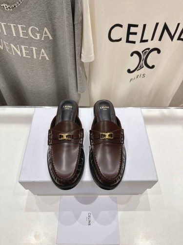 高版本出厂 Celine*赛琳新品爆款平底半包拖鞋乐福鞋，2025全新升级版力推单品 明星同款，舒适度非常好，值得拥有，成品极具流行风潮，能承受时间的检验，早秋