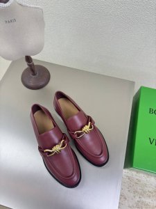 bottega Venet* 女士Astaire乐福 单鞋 原版一比一做法 一致结绳五金配饰 酒红色 当今流行的又一趋势 天花板啦 最全色百搭 精致平底 包裹面