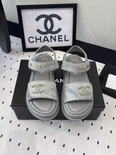 Chanel新款早春凉鞋 各大社交平台走秀爆款 目前最热门凉鞋之一 上脚柔软舒适 意大利进口马毛鞋面 羊皮垫脚 原版开模大底 Size: 35-40 41订做