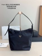 prada 普拉达 新款手提包 爆款原开版发夏爆季款 绝美 大爱 原版 斜布纹手感很好 独丝家印Logo 原版端高定制五金 包包轻简便单实用 男女同款尺寸：27