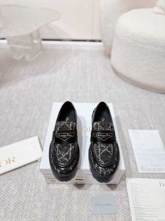 工厂p价 明星金智秀同款. Dior Chrono 迪奥. D家高版本24Ss年度专柜新品. 秋冬新款乐福鞋 顶级品质. 购入原版 精心打造 只为复刻原版一致 - 点击图像关闭