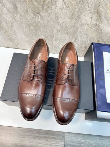 顶级原单： 品牌：Dior 迪奥 标准码：男码：39.40.41.42.43.44 等级：专柜同款 顶级原单 材料：原版皮水洗鞋 真皮大底 款式类别：意大利古法