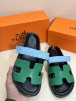 出厂价 爱马仕经典品牌二舅鞋全新系列产品 舒适轻便拖鞋 上脚独特好看、沙滩 凉拖必备、上脚秀气、游艇，海天盛筵绝对少不了它 标准码数：35-44码 男+10