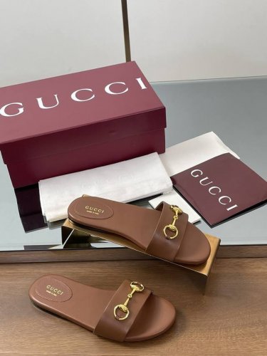 2025夏季最新浅金马衔扣一字拖凉鞋 Gucc经典G布花卉印花帆布马衔扣露趾一片式拖鞋凉鞋 顶级版本 欢迎比对. 原版1:1复刻 注意请认准咱家正品保证 鞋面