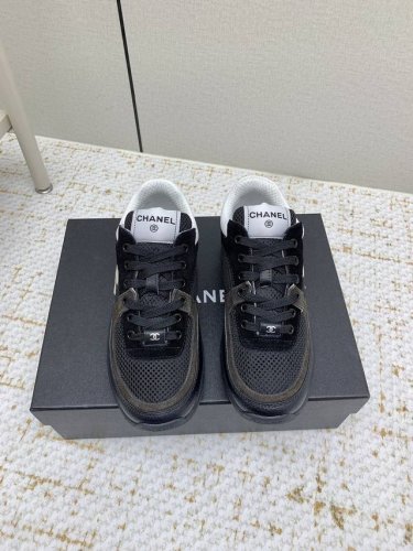 出厂女 男10 高版本 Chane*L香奈儿顶级货 专柜顶级休闲款运动鞋鞋面多种工艺电绣的风格 时尚运动 不平凡的拥入了多种配色元素 多元化混搭非常好看百搭 休