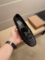 爱马仕 官方新款，胡歌同款哦！意大利名模贵族们的棒棒款，时尚界的佼佼者，无可超越，市场高品质精品豆豆男鞋。原单正品，采用进口原版牛皮+原版黑色牛皮内里。法国殿堂