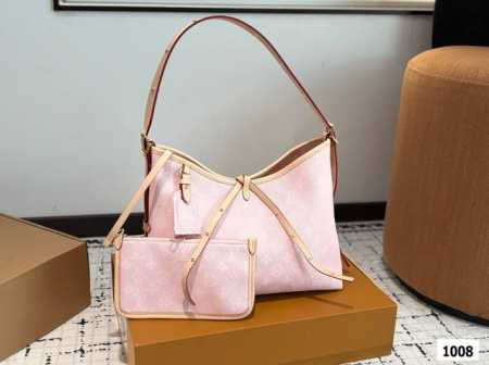 折叠盒子 牛仔Carryall Lv新款， 可斜挎、单肩。容量保证，敞口磁铁吸内扣取放平板小电脑非常方便，设计比Neverfull小巧、肩带够宽不那么勒;比Gr - 点击图像关闭
