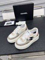 chanel 香奈儿2025度假系列 最新款休闲运动鞋 银白，金白，银灰，黑红！无敌漂亮又好穿 非常轻便，内里也是超级软，超级舒服，鞋面透气设计，配色高级耐看