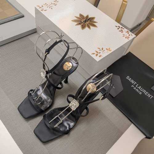 SAINT LAURENT ” SYL圣罗兰 顶级版本25SS众明星网红追捧的圆柱体细高跟，玻璃宝石一字带环踝凉鞋。SYL 2025官方VIP 贵宾版金花磁铁盒
