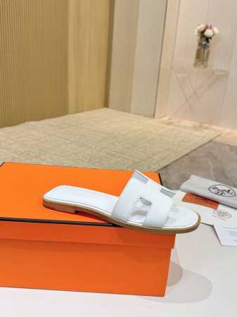 爱马仕Hermes，真皮大底 出厂价 顶级版本！原版开发 鞋面：牛皮 内里垫脚 羊皮 大底：意大利真皮大底 码数：34-43注 34 41 42 43 码定做 - 点击图像关闭