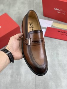 工厂p价p 实价 水染牛里 Salvatore Ferragamo 菲拉格慕 男士最新款休闲商务皮鞋 同步上市 面料采用专用进口原版荔枝纹小牛皮 内里采用进口水