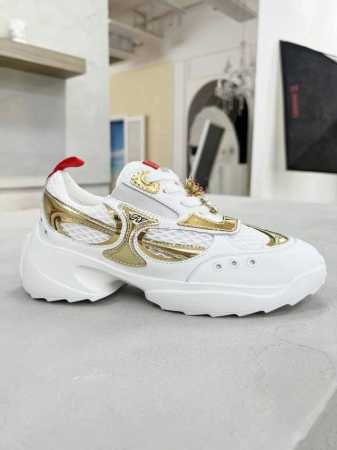 225专柜Rv新款Viv Skate系列钻方钻扣小白鞋顶级上新 ★★★★★ 认准代购级别顶货！台资工厂p出品！侧方扣装饰精致时髦，百搭单品 鞋面：定制进口全粒面 - 点击图像关闭