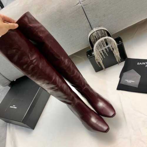 Saint Laurent 圣罗兰 YSL高跟长筒靴。最新秋冬款大长靴，上脚很好的修饰脚型，搭配高跟秒变大长腿。 鞋面：18寸进口牛皮 内里 垫脚：进口羊皮 大