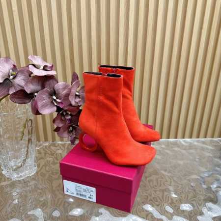 2024 AW 新款Ferragamo菲拉格慕秋冬新品金属跟短靴 奢华又低调 彰显气质和品味 面料采用进口胎牛皮 羊京 内里踮脚均为混种羊皮 意大利进口牛皮大底 - 点击图像关闭