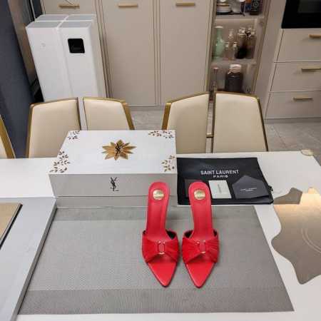 SAINT LAURENT ” SYL圣罗兰 顶级版本25SS众明星网红追捧的圆柱体细高跟，丝绸打皱尖头露趾凉鞋。SYL 2025官方VIP 贵宾版金花磁铁盒 - 点击图像关闭