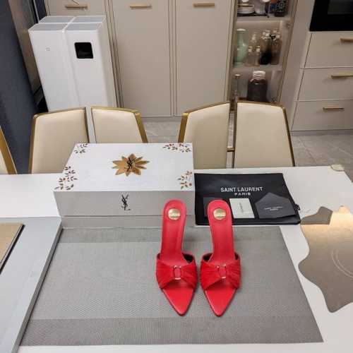 SAINT LAURENT ” SYL圣罗兰 顶级版本25SS众明星网红追捧的圆柱体细高跟，丝绸打皱尖头露趾凉鞋。SYL 2025官方VIP 贵宾版金花磁铁盒