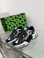 高端版本高质量原单品质D0LCE & GABBANA 今年的主打款式 没有之一 超火超帅气的休闲鞋此款传承了D家一贯有点浮夸而不失时尚的风格 精湛的做工 众多人