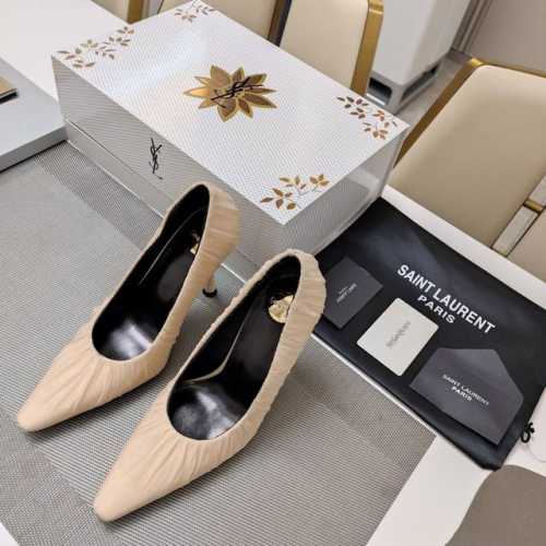 SAINT LAURENT ” SYL圣罗兰 顶级版本25SS众明星网红追捧的圆柱体细高跟，丝绸打皱小方头高跟单鞋。SYL 2025官方VIP 贵宾版金花磁铁盒